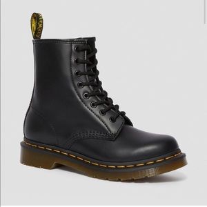 Women’s 1460 Smooth Dr Marten boots